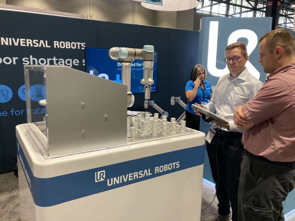 UR_France's tweet photo. [#BlogUniversalRobots] La prochaine ère de l'#automatisation collaborative : le développement de produits axés sur le client 👉 https://t.co/zg89lExzAS

#cobot #cobotique #industrie40 #industriedufutur https://t.co/j2nUUpXQ4y