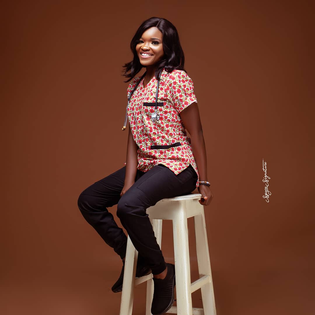 manola_suites's tweet photo. Last year, @mabel_royals gave us an assignment, she requested for a unique print in joggers, we did right by her specifications and here is the result😊.
How do you want yours, tell us and we'd do just that✌.
#manola #scrubs #scrubstyle #uniforms #workwears #wardcoats #nurses https://t.co/FIWtuyuBUl