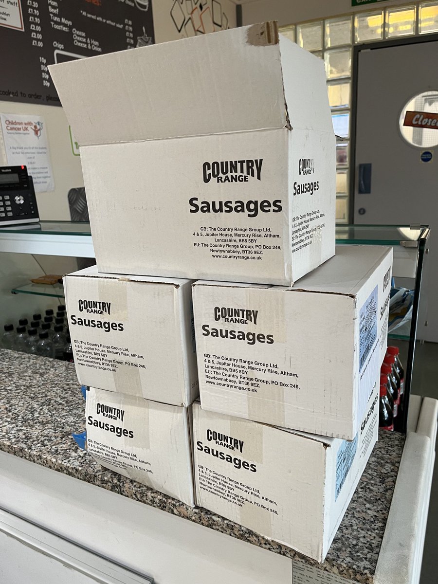 rugbyslave's tweet photo. Sausage sandwich anyone?! @HCCTraining #engineeringcentre #hungrylearners #busydayinthecafe https://t.co/dxCmawQQLI