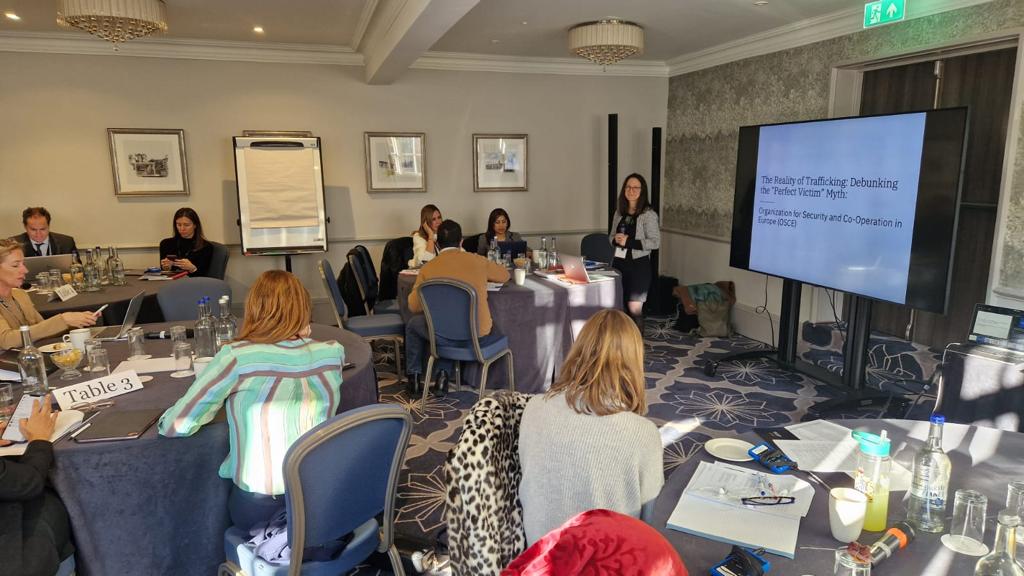 osce_cthb's tweet photo. Discussions with the Global Consortium on Prosecuting #HumanTrafficking about the reality of trafficking: debunking the 'perfect #victim' myth with @McCainInstitute and @justiceandcare.
#ProsecutorsConsortium https://t.co/s0WWJKd2uc