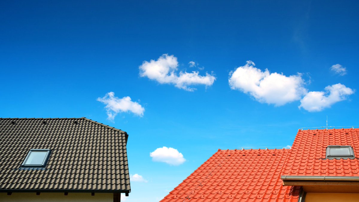 AshbrookRoofing's tweet photo. 🚨 DECISION TIME🚨
LEFT OR RIGHT?👈👉
GREY OR TERRACOTTA?🤷♂️
WHICH WOULD YOU CHOSE? 🤔
#roofing #roofingcompany #roof #grey #terracotta #rooftop #roofer #roofinglife #newroof #roofingworld #roofingculture #roofingtile #rooferslife #roofingsupplier #roofingexperts #decision https://t.co/QAjCm5o9Va