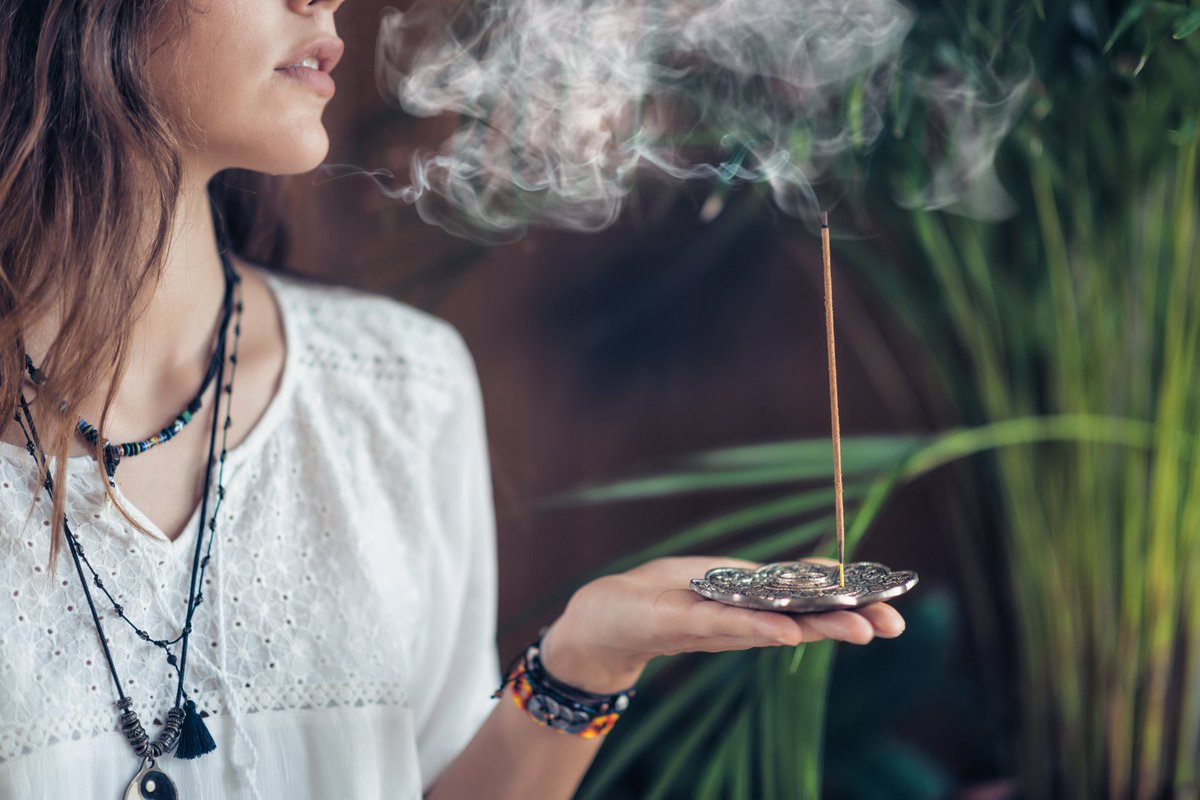 Botanic_cz's tweet image. Fůůůj, to je ale smrad!💩
Tak tuhle větu po zapálení našich přírodních vonných tyčinek určitě nepronesete. Naopak si užijete příjemnou duševní i fyzickou pohodu 🌿bit.ly/Vonne_Tycinky

#novinka #priroda #domov