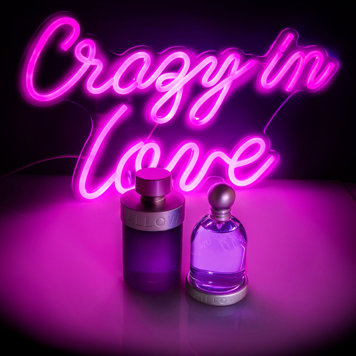 Marvimundo's tweet photo. El amor es magia entre dos. No responde a razones, sólo a sensaciones, como las que se viven con las fragancias Halloween. 💜 #marvimundo #marvilovers #TheMagicBetweenUs #HalloweenPerfumes https://t.co/6aTWTpsZsR