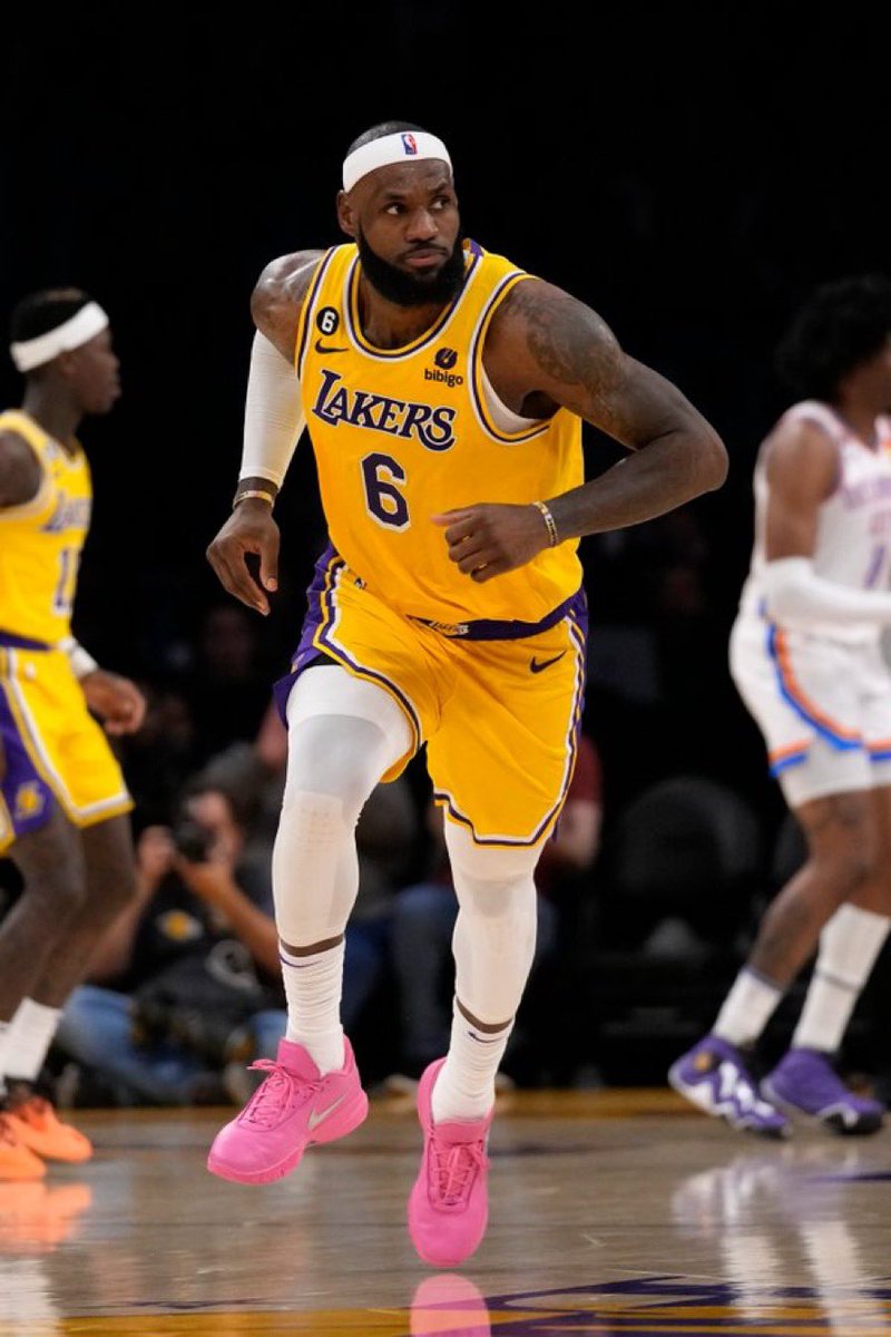 LakersLead's tweet photo. LEBRON JAMES TONIGHT 
👑 38 points
👑 7 rebounds
👑 13/20 field goals
👑 3 steals
👑 +8 +/-

THE 🐐 BALLED OUT #SCORINGKING https://t.co/qEmb1T0xQO