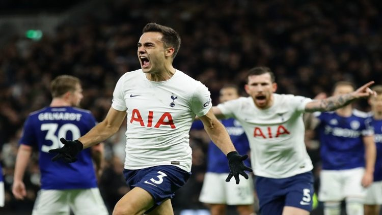 SAfmRadio's tweet photo. [ON AIR] Parliament’s Tourism Portfoliio Committee Chair @MahambehlalaT has told Tourism South Africa that it cannot go ahead with its plans to sponsor the English football team Tottenham Hotspur to the tune of just one billion rand. She joins #SAfmSunrise #sabcnews https://t.co/hDB7jDECg0