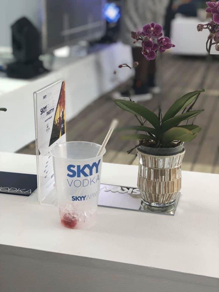 hobo_group's tweet image. Stay refreshed while showing off your style with our branded   plastic cups! 

Perfect for events, picnics, or just everyday use. 

WhatsApp 0605288041 #BrandedPlasticCups #StylishSips #StayRefreshed #chatgtp