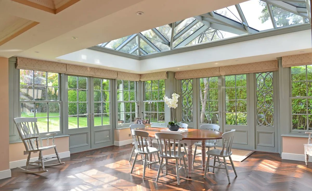 A light-filled orangery dining room 🤍 

An orangery with a roof lantern creates the ideal space for a dining room, full of natural light, perfect to host any occasion 🏡

#davidsalisbury #Orangery #Bespoke #Design #homeextension #diningroom