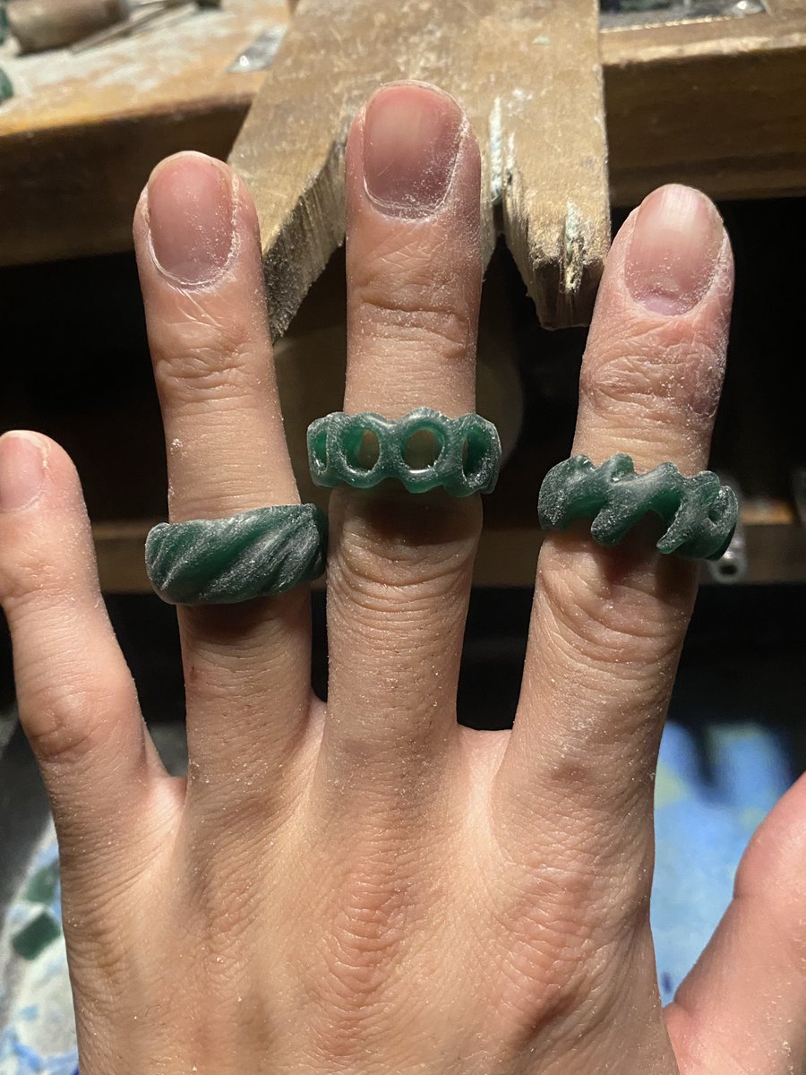 たまには下書きなし、フリーハンドで気ままに制作してみます😃