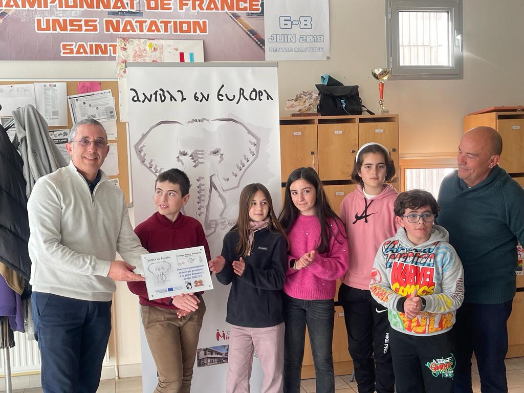 clg_rimbaud_mtp's tweet photo. Heureux d'accueillir la délégation espagnole, projet Erasmus Anibal En Europa et de recevoir la plaque qui nous réunit dans ce travail bilatéral

#AnibalenEuropa
#ErasmusPlus
@AnibalenEuropa
@CyR_Cartagena
@AytoCartagenaES
@colemiralmonte
@sepiegob 
@34Dsden 
@acmontpellier https://t.co/5hkVQFla8U