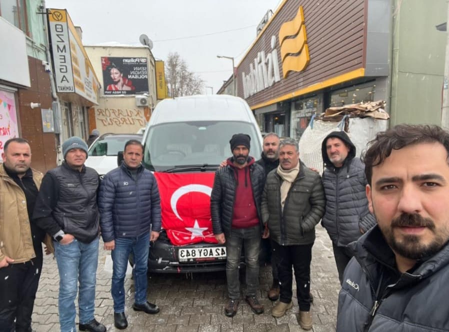 Konya Ereğli bölgemizde Dumlu ailesi önderliğinde toplanan gıda ve kıyafetler #deprem'zedelerimiz için yola çıktı. Destek olan bütün aileme ve akrabalarıma teşekkür ederim.
<a href="/alibabacan/">Ali Babacan</a> <a href="/mSamitopbas/">Mahmut Sami Topbaş</a> <a href="/KaracaSeyit/">Dr.Seyit Karaca</a> <a href="/TahraliAhmet/">Ahmet TAHRALI</a> <a href="/karataydeva/">DEVA KARATAY İLÇE BAŞKANLIĞI</a> <a href="/gncdevakaratay/">Genç Deva Karatay</a> #DEPREMOLDU #Kahramanmaras