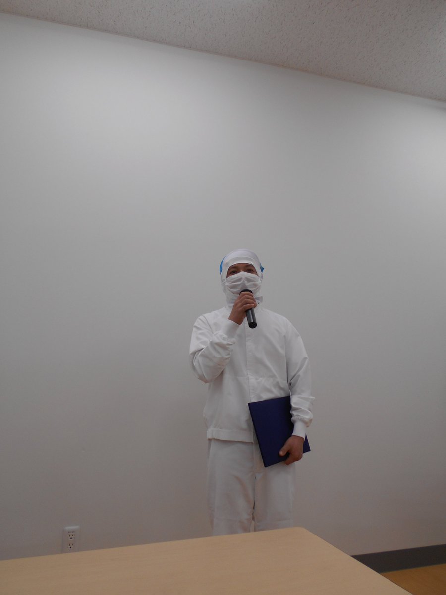 delimo_'s tweet image. 2022年6月から入社した技能実習生で日本語でのスピーチに長けた2名の表彰が行われました。
何も見ないでスピーチできていたのがすごい！