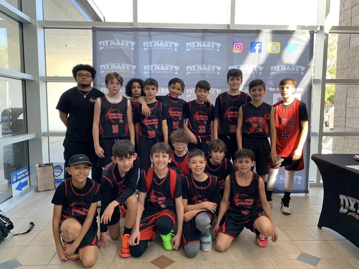 Spartan Sports 6th Grade Orange and Blue teams escaped the cold and headed to Orlando. Thank you @DynastyHoops for having us. #spartansports #travelbasketball #aaubasketball