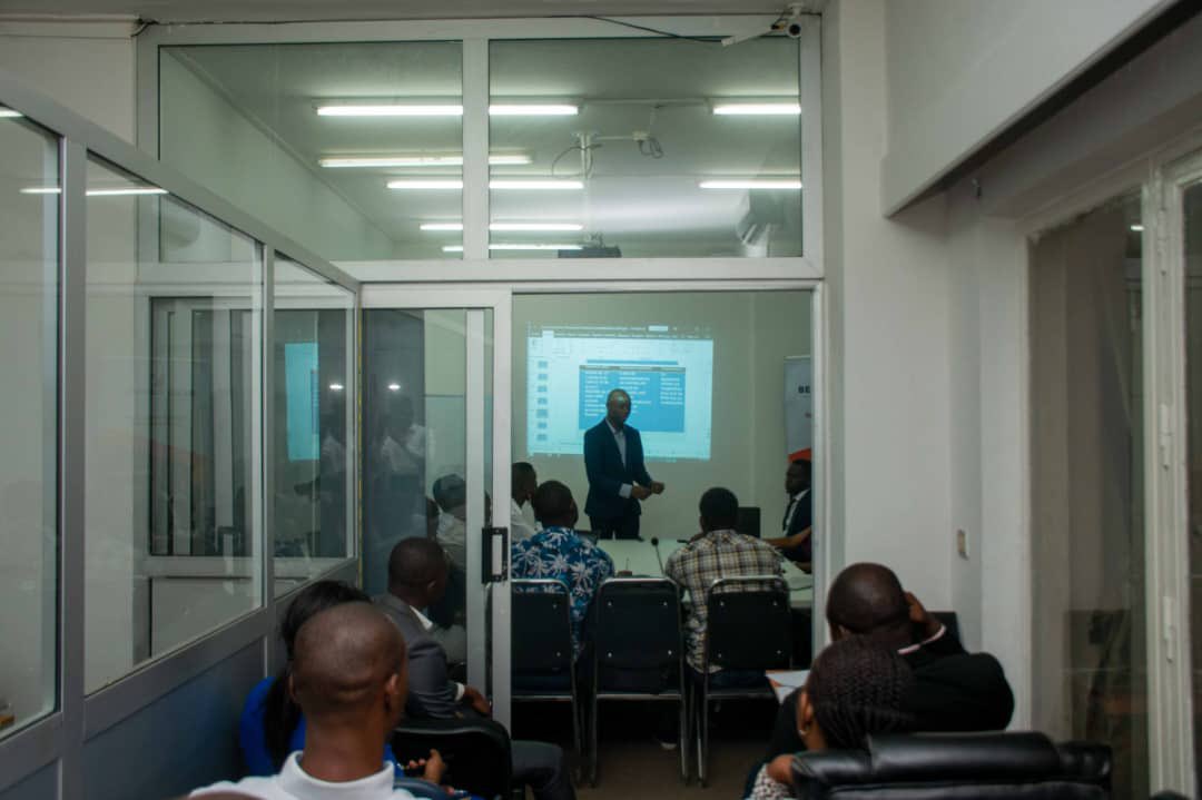 bems_consult's tweet image. Retour en image de la première journée de la formation sur LES TRAVAUX DE FIN D’EXERCICE COMPTABLE ET FISCAL . La formation se donne chaque jour de 16h à 19h.

Le rendez-vous est pris pour ce soir. 

☎️ +243829076691  
📍 Blvd 30 Juin, Immeuble VULAMBO 7e niveau, Loc2