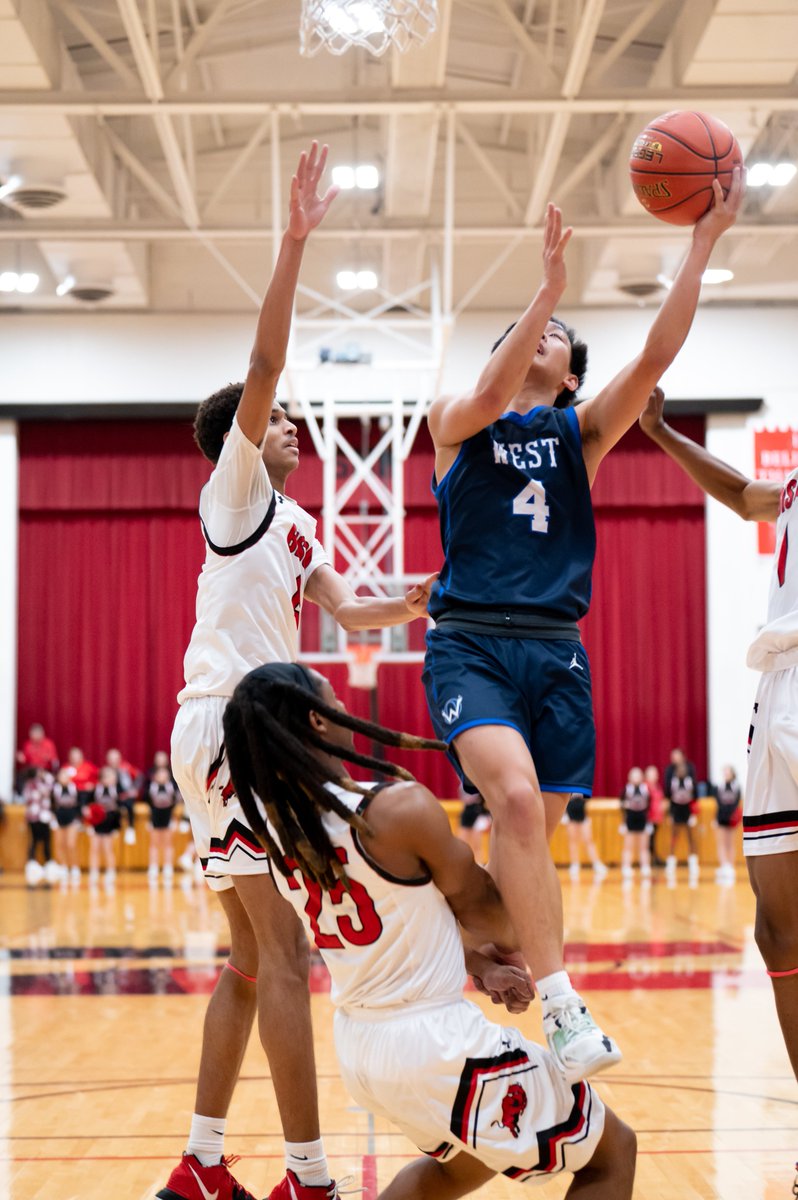 ALL PHOTOS HERE: zenfolio.page.link/Ms9nU
@OW_Owls_Hoops cruised past @SMNBoysBB 85-57. @sherronw_ broke his previous school record with 9 3-pt baskets & led all scorers with 29. @EasternKSSports  @ADButlerOW @shawmissionpost @OlatheReporter @TheOWLSfamily @OWBBCOfficial #KSPreps