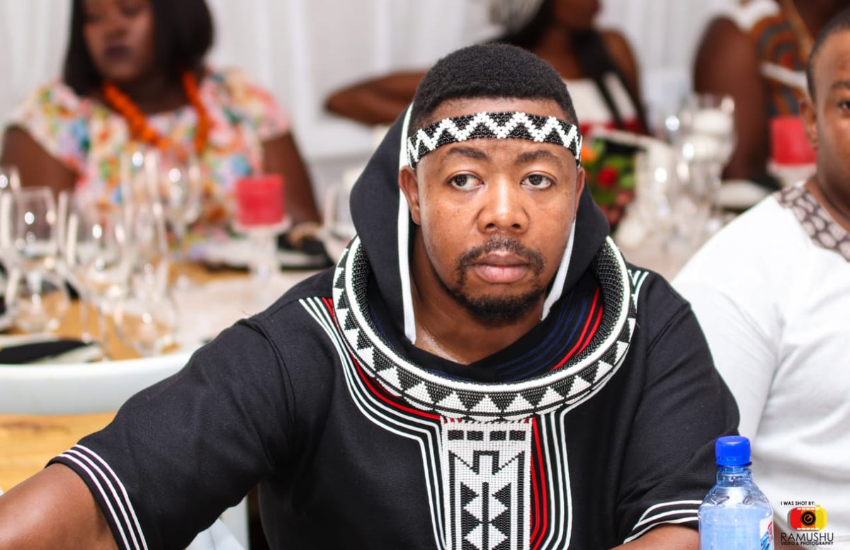 6 yrs ago at an event. Time flies

Ntukza Migos Jay Z Blacks Burna Barcadi Yeezus Lebron Sorisha Mendy Cape Town CBD AkaniAfrika RHODurban SkeemSaam Mbali Zungu Londie Ma R5 Barcadi vusimaR5 pretoria Minnie Mahambehlala Marshall Dlamini President Cyril Ramaphosa