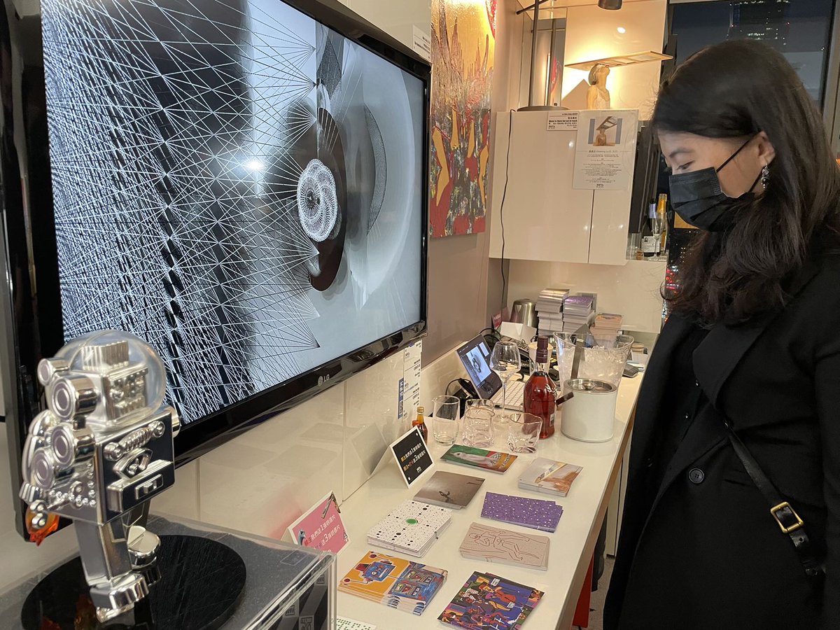 MetaArkGallery's tweet photo. 2022 OneOffs NFT 國際藝術博覽會 @WHotels 

 #3Dservice  #Art #ArtFair #ArtGallery #artoftheday  #Artists #artwork #DigitalArt #exhibition #gallery  #Metaverse #MetaArkGallery #NFT #NFTArt #nftgallery #Painting #sculpture #Taiwan #Taiepi #Woodsculpture #藝術家 #藝廊  #藝術品 https://t.co/rNZwYqsTVk