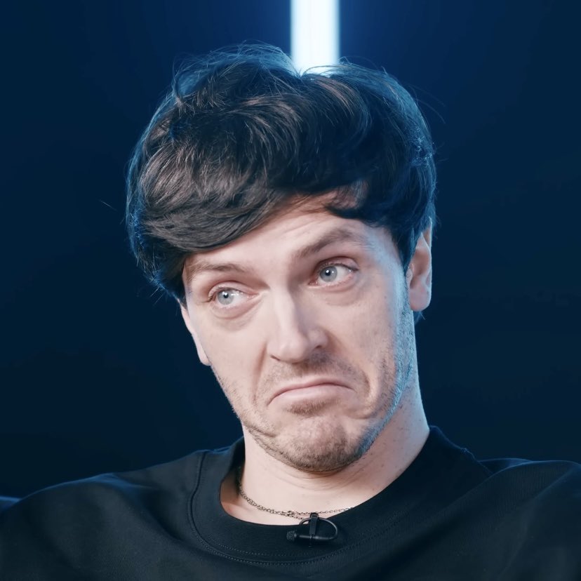 шапочка арсения on Twitter: "официальное лицо мема с шреком"