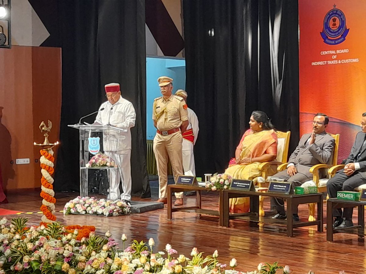 BengaluruNacin's tweet photo. Hon'ble governor address the 74th batch of IRS. He impresses upon the role of young officers in building New India. @FinMinIndia @TcGehlotOffice @cbic_india @nacincbic https://t.co/MBXBeBC7k8