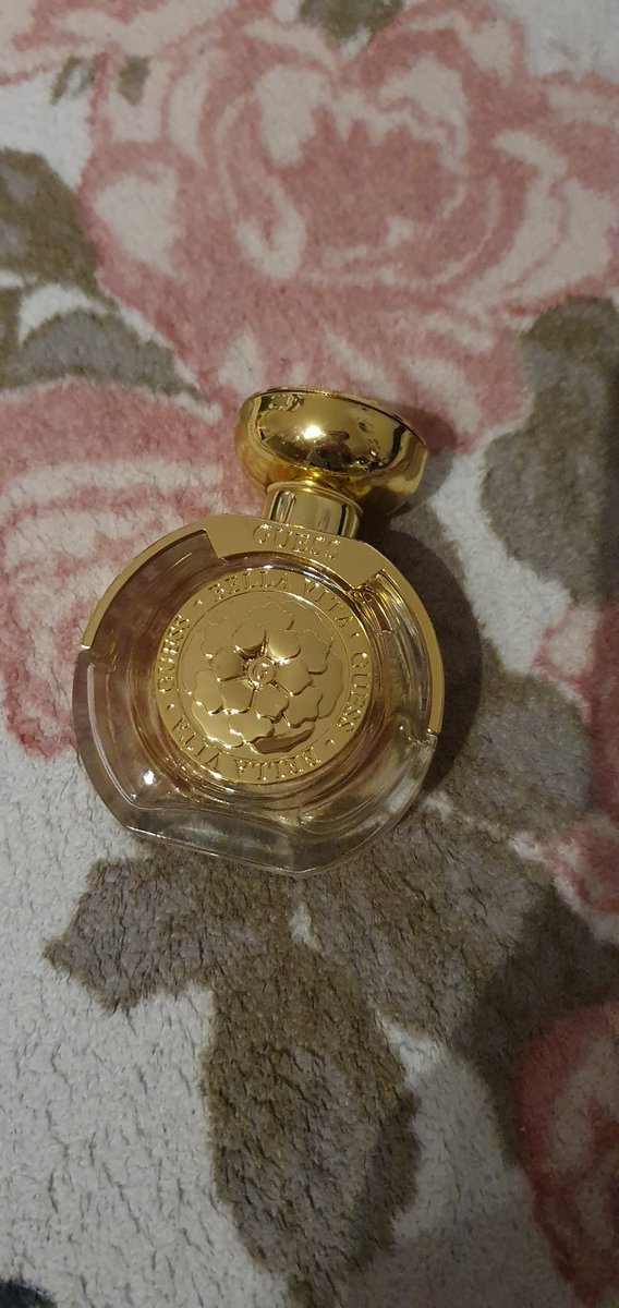 Gestern ist mein Valentinstagsgeschenk gekommen. ❤️🥰 Vielen lieben Dank an @GoddessKylie123 und <a href="/treat_someone/">Mr. M - clinical TREATs</a> habe mich sehr gefreut.