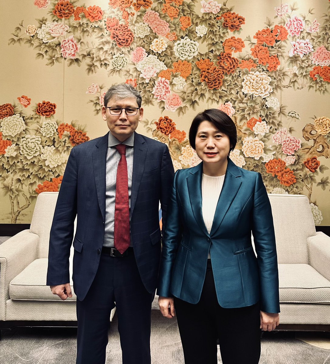 Генконсульство в Харбине tweet media