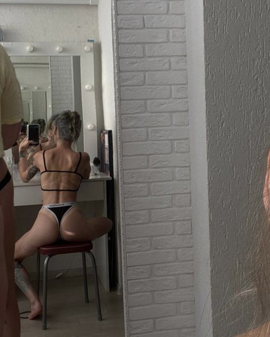 Все, что нам не к лицу &mdash; идеально подойдет к жопе. https://t.co/I5KMFScC7z<a href="/tag/%D0%BD%D1%8E%D0%B4%D1%81"class="tags"><span>#нюдс</span></a><a href="/tag/%D0%BD%D1%8E%D0%B4%D1%81%D1%8B%D0%BA%D0%B0%D0%B6%D0%B4%D1%8B%D0%B9%D0%B4%D0%B5%D0%BD%D1%8C"class="tags"><span>#нюдсыкаждыйдень</span></a><a href="/tag/%D0%BD%D1%8E%D0%B4%D1%81%D1%8B%D0%BA%D0%B0%D0%B6%D0%B4%D1%8B%D0%B9%D1%87%D0%B0%D1%81"class="tags"><span>#нюдсыкаждыйчас</span></a><a href="/tag/boosty"class="tags"><span>#boosty</span></a>