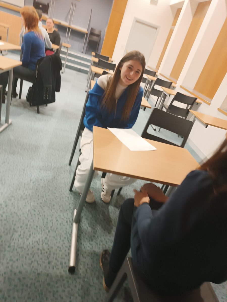 Frederic_SAUTON's tweet photo. L'opération Coup de boost est lancée avec le @CJD_Rennes !!
Rencontre des élèves de première stmg du @lyceejarennes avec 5 membres autour d'un speed dating : échanges sur l'expérience professionnelle et scolaire d'un côté et vision de l'avenir  des jeunes. https://t.co/F49KstNAy3