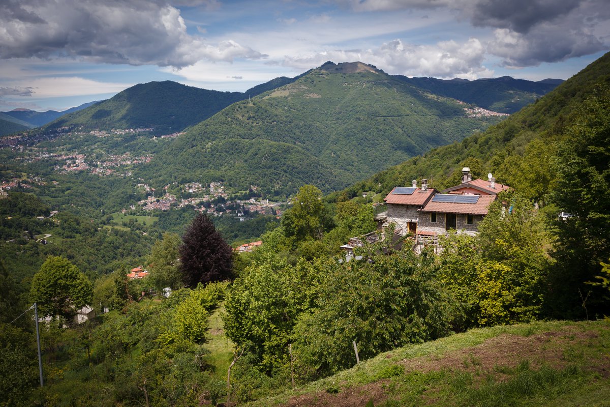 AlMarnich's tweet photo. #almarnich - #agriturismo #comolake - Prenotazioni Dirette (Miglior Prezzo e Condizioni): 
https://t.co/2eIsOmkpqo https://t.co/IK277km6UG