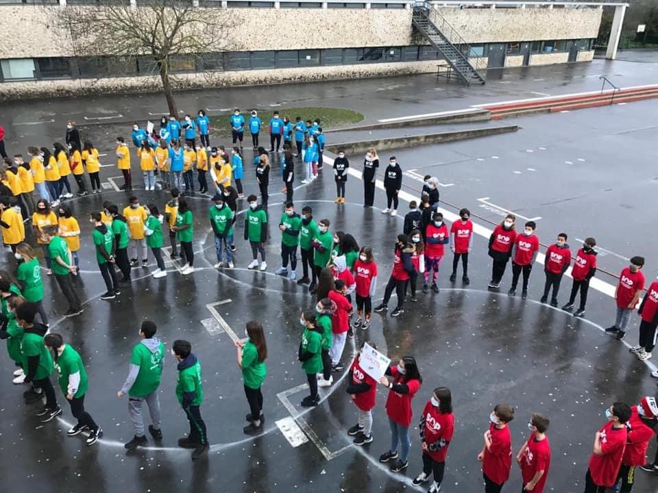 clglouiseweiss1's tweet photo. COPIL pour organiser la #SOP2023 avec des élèves impliqués et engagés
Une belle semaine en prévision au @clglouiseweiss1 ! 
@Pas914 @EpsVersailles @unss91 @unss_versailles @rachel_meynent @FranckGOUSSET @CarolineMarx77 @unss @djaftat @CCurvelier @pepanier @Sports_gouv @Paris2024 https://t.co/zg9kGsNWn6