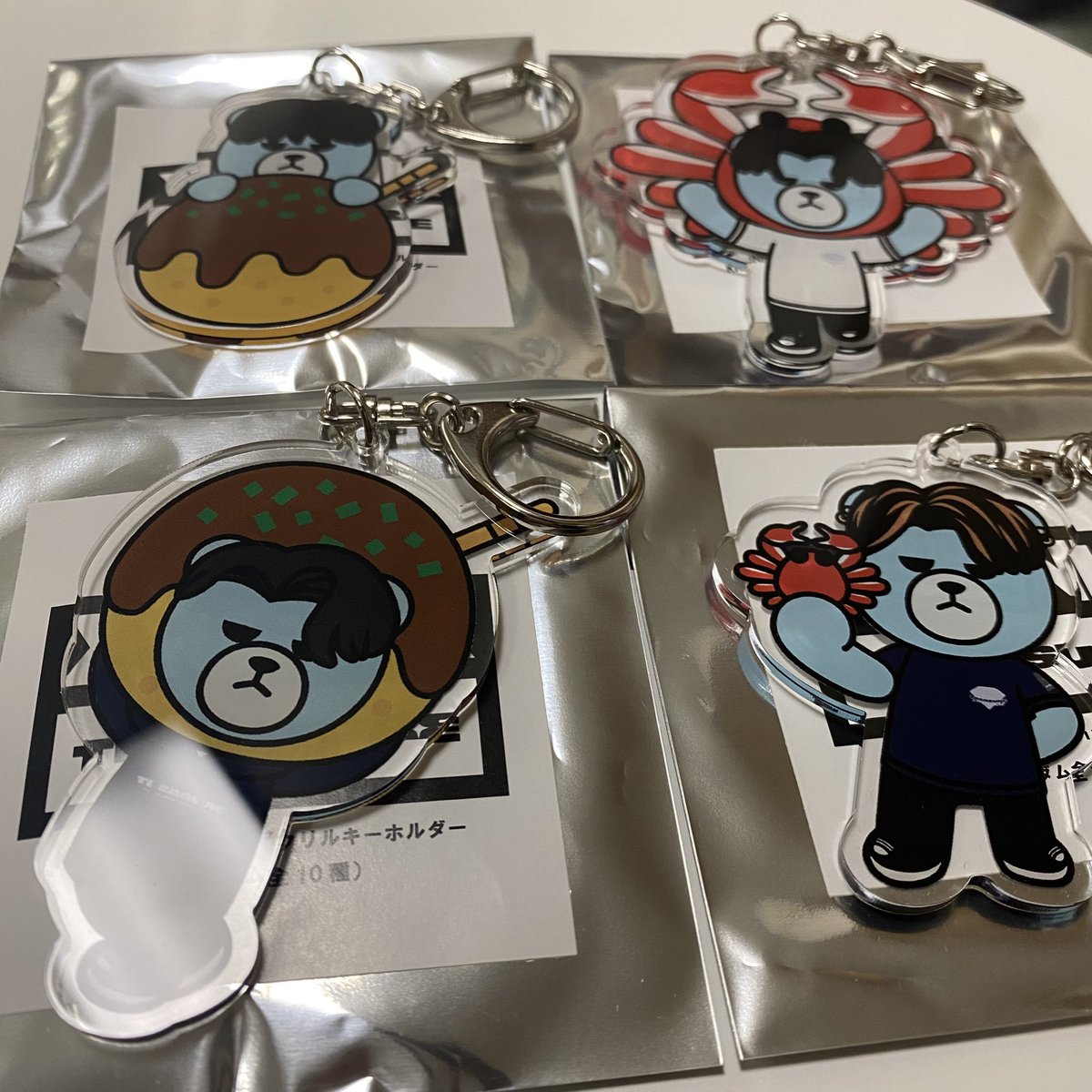 08070820_'s tweet photo. TREASURE  KRUNK 京セラ　グッズ
クランク　アクリルキーホルダー　アクキー

譲　ジュンギュ　ハルト　
　　ジョンファン　ジョンウ

求　アサヒ https://t.co/SRShcXkJju
