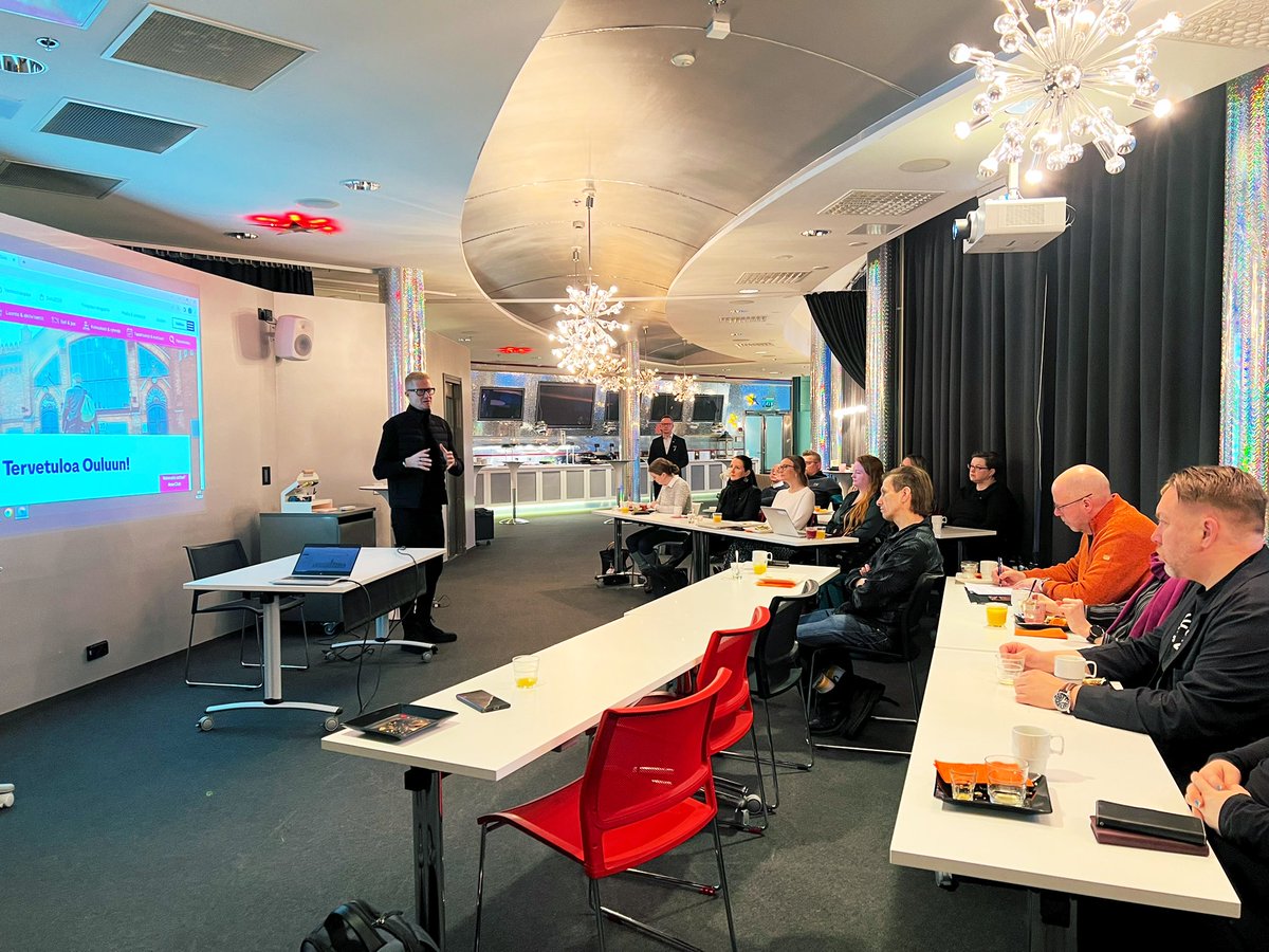 VisitOuluFI's tweet photo. Aamu alkaa hotelli- ja majoitusalan toimijoiden aamukahveilla yhdessä @BusinessOulu_ @Oulu2026offici &amp; @oulunkaupunki kanssa. 
#Oulu #matkailu #majoitus #hotellit https://t.co/u2Rr9eNUo0