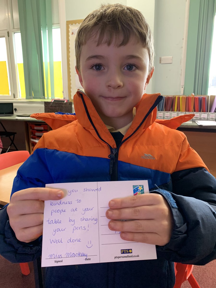 MissA_Mackay's tweet photo. Some more P3 pupils receiving kindness awards! #KPSvalues How amazing to see such kindness shown especially during #ChildrensMentalHealthWeek @KnightsridgePr1 π https://t.co/1emkVCglmi