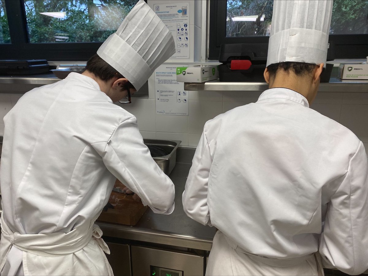 Mr.Goodfish tweet media