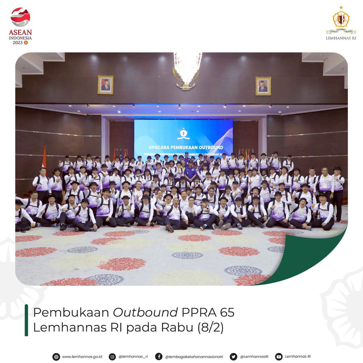 LemhannasRI's tweet photo. Sebelum berangkat ke lokasi, para peserta pagi ini berkumpul di Aula Dwiwarna Purwa untuk mengikuti upacara pembukaan yang dipimpin Deputi Pendidikan Marsda TNI Andi Heru Wahyudi.

#LemhannasRI
#PPRA65 https://t.co/OjPVmhT6cP