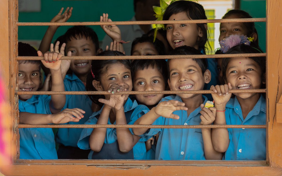 bhartiairtelfdn's tweet photo. Currently, the program has reached over 3.1 lakh students and 11000+ teachers across 11 states.
In pics: Children from our partnered government schools.
https://t.co/mUWzndpcIy
#BhartiFoundation #TransformingIndia #QualitySupportProgram https://t.co/LhJ10szd6H