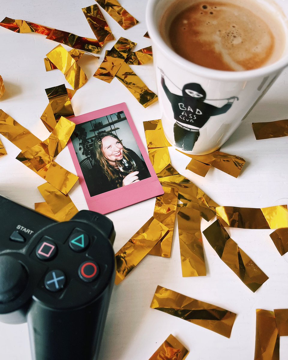 Jeg har skålet en del den sidste uge, for jeg har fået nyt job 🎉

Om tre uger starter jeg hos PlayStation, som lead for digitale kanaler på tværs af Norden og Baltikum 🎮

Stort skud ud til @astralis, <a href="/boraghi/">Benjamin Boraghi</a> og resten af det seje team - det var kort, men det var godt 🫡 🫶🏻❤️