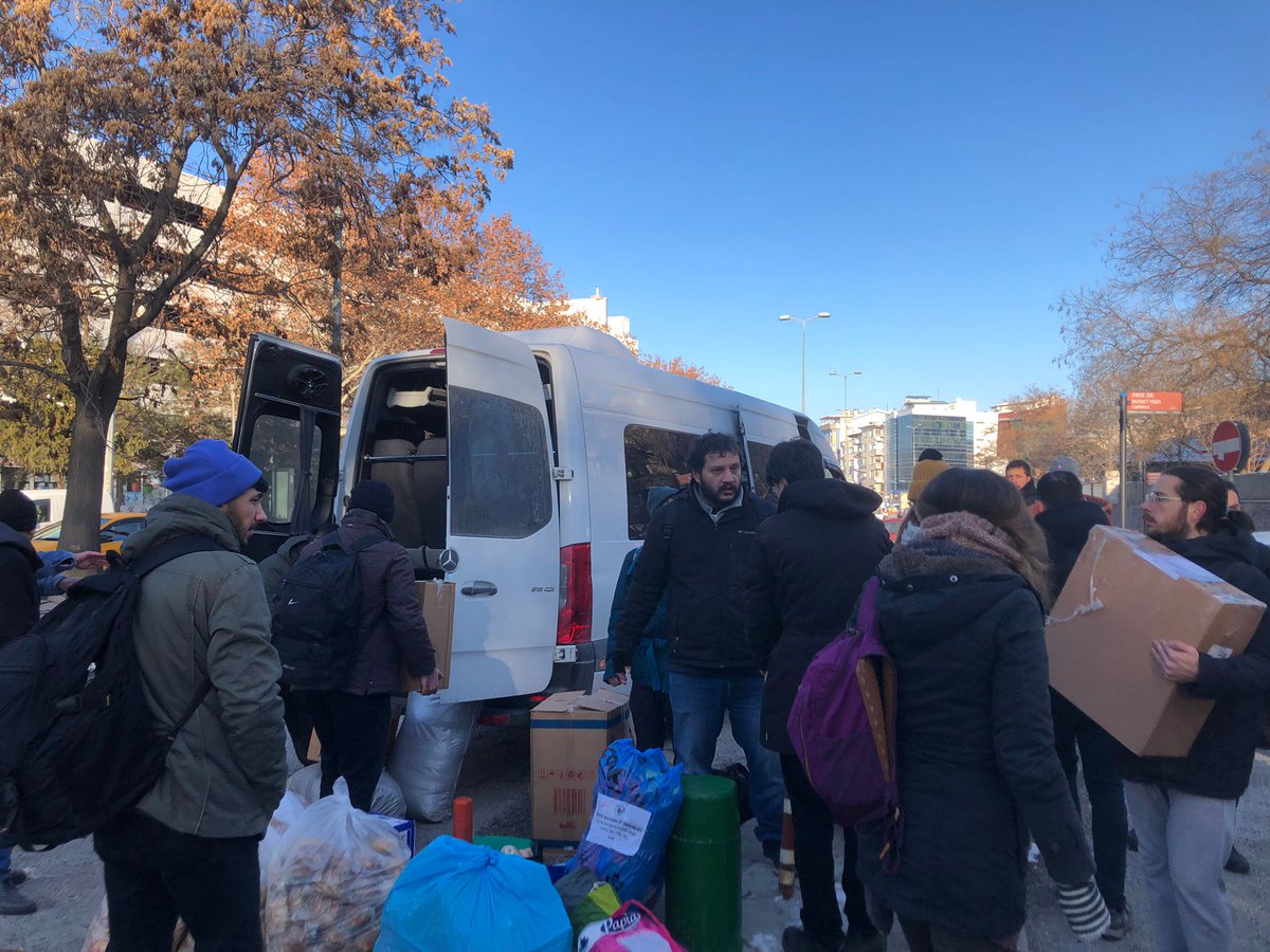 solgenc1's tweet photo. Ankara'dan #deprem bölgesine doğru yola çıkıyoruz. 
Dayanışma, ezilenlerin inceliğidir! https://t.co/y9lbWXXZaD