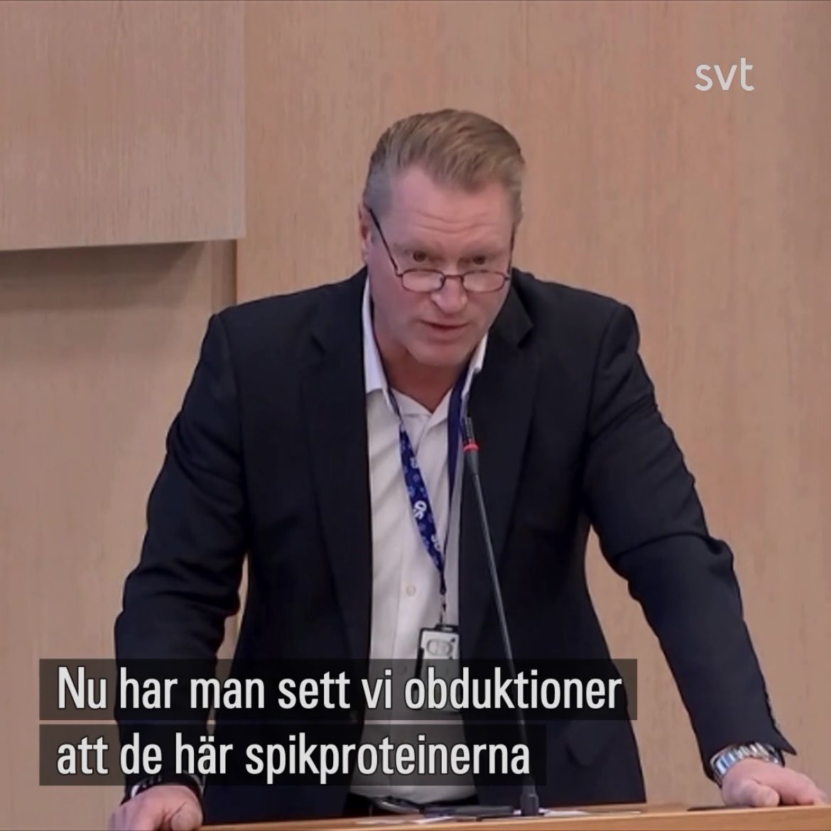 veolenes's tweet photo. Sverigedemokraten Martin Siltanen von Bell har ”läst på lite” och upptäckt ”väldigt intressanta bevis” för att vaccin steriliserar oss och tyckte att det var en bra idé att läsa högt i regionfullmäktige. https://t.co/VTtVRakEwn
