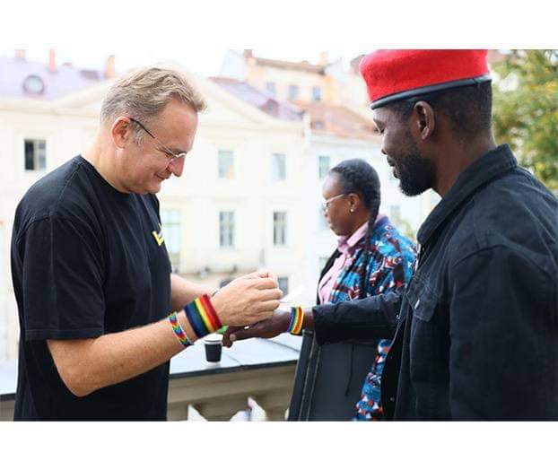 THE~IPHONE~PLUG. /Awesome~Mukiga tweet media