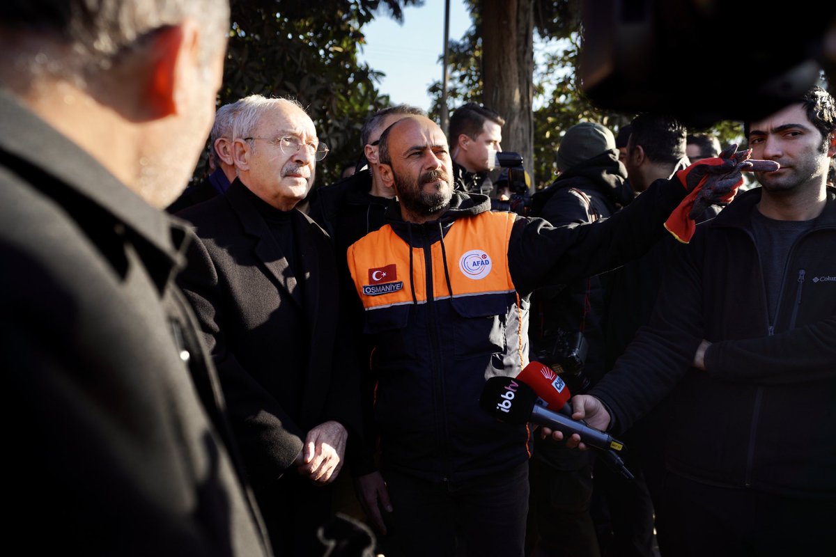 ekrem_imamoglu's tweet photo. Osmaniye’deyiz, çok sayıda yıkılan binada arama kurtarma çalışmaları devam ediyor. Genel Başkanımız Sayın Kemal Kılıçdaroğlu ve Büyükşehir Belediye Başkanlarımızla çalışmalar hakkında bilgi aldık, geçmiş olsun dileklerimizi paylaştık. https://t.co/MSEnzxERcr