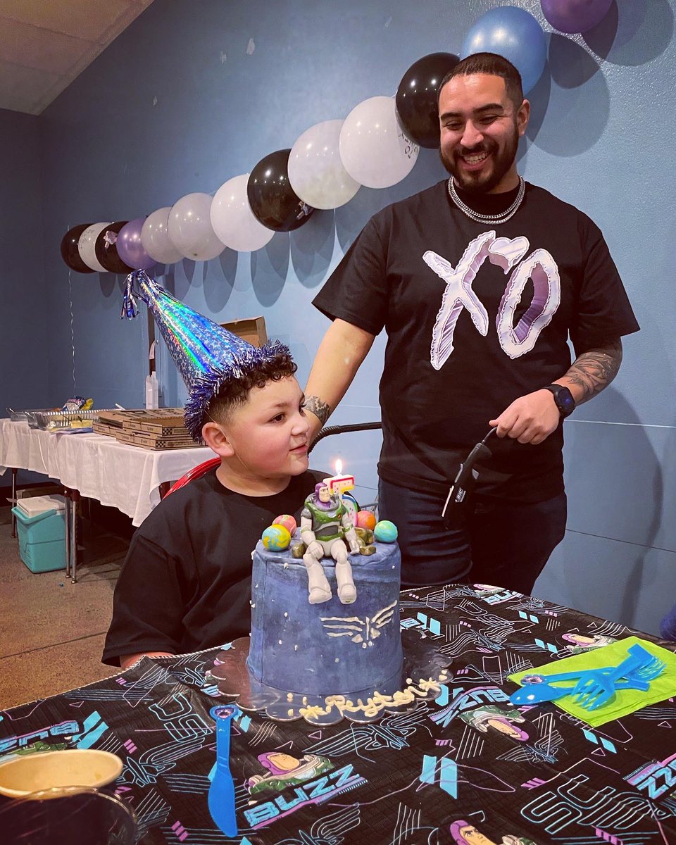 TeachMeHow2Romo's tweet photo. I Love this kid so much! Happy Birthday Buddy💙 #5 https://t.co/zGK7Yk7Jc8