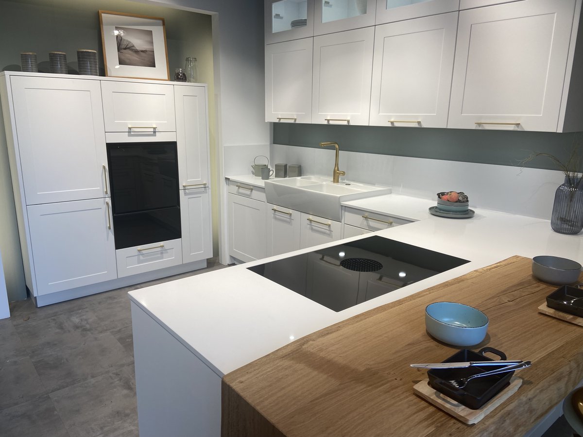 FasaStone's tweet image. #Superwhite
The super white quartz stone countertop scale the space, and are a timeless, versatile, bright backdrop.
#quartzstone #kitchen #quartzcountertop
fasastone.com