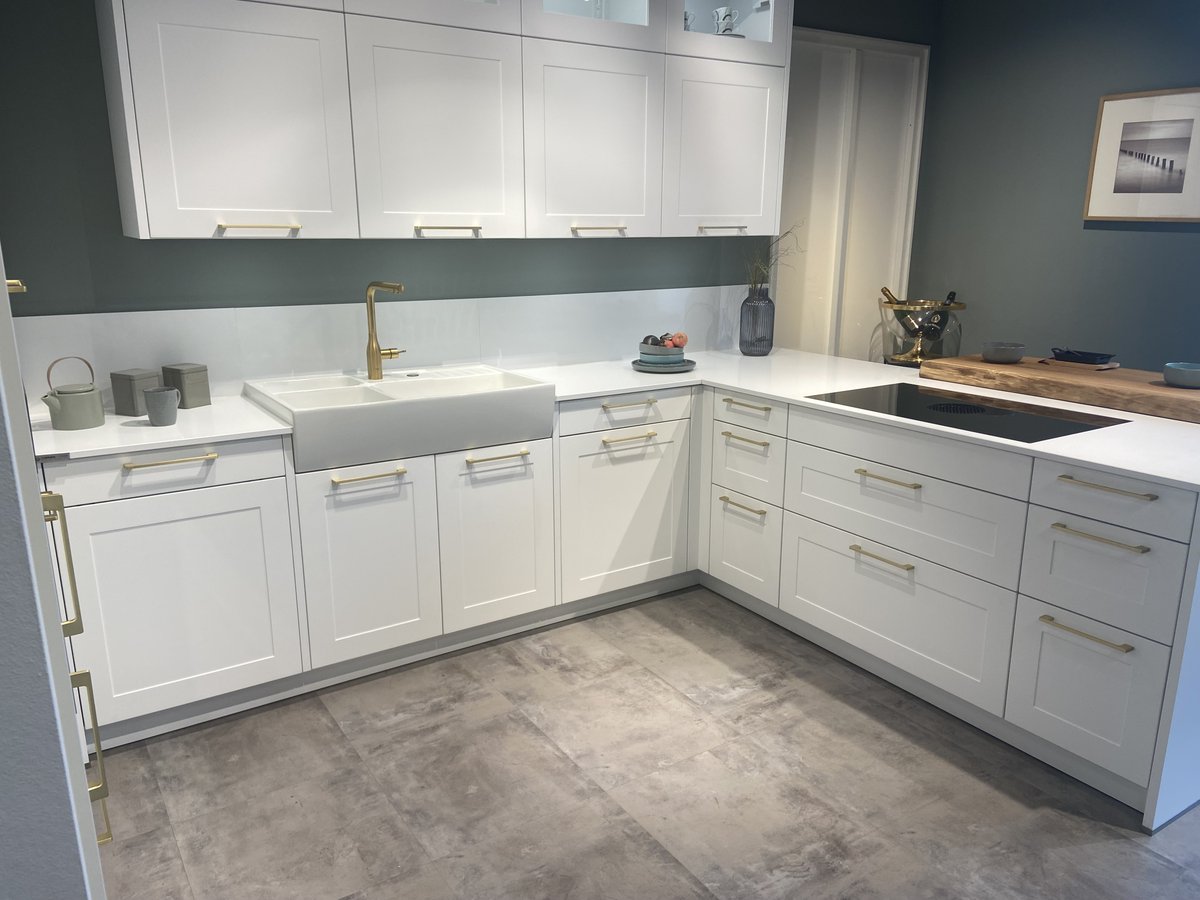 FasaStone's tweet image. #Superwhite
The super white quartz stone countertop scale the space, and are a timeless, versatile, bright backdrop.
#quartzstone #kitchen #quartzcountertop
fasastone.com