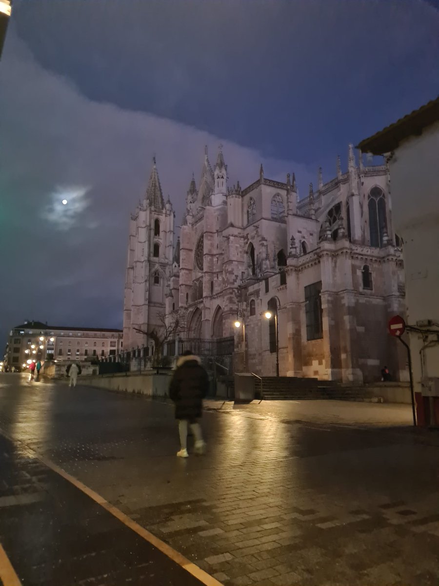 vicentibus's tweet photo. No es malo revisar cada cosa que haces... ¡se puede cambiar! ¡Buenos días! #leonesp #VenALeon #LeonEstaDeModa #CunaDelParlamentarismo #LeonBiosphereDestination #Astorga #Bierzo #Ponferrada #Laciana #LaCepeda #Órbigo #MontañaLeonesa #LaCabrera #Omaña #Luna #Babia #Sahagún #Coyanza https://t.co/bEV7VV3Y9s