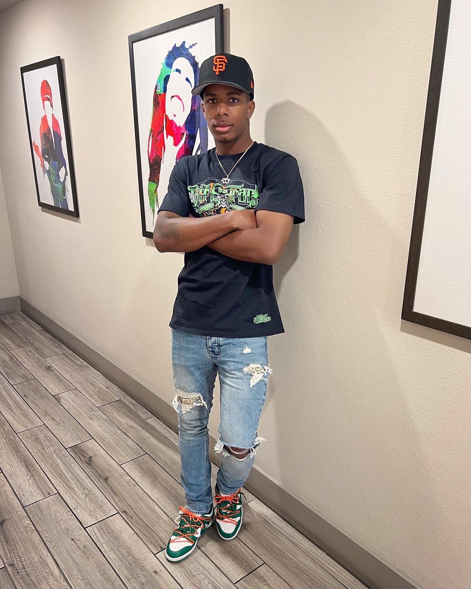 ___kb3's tweet photo. Just livin it up ‼️ https://t.co/IBqnBMBodx
