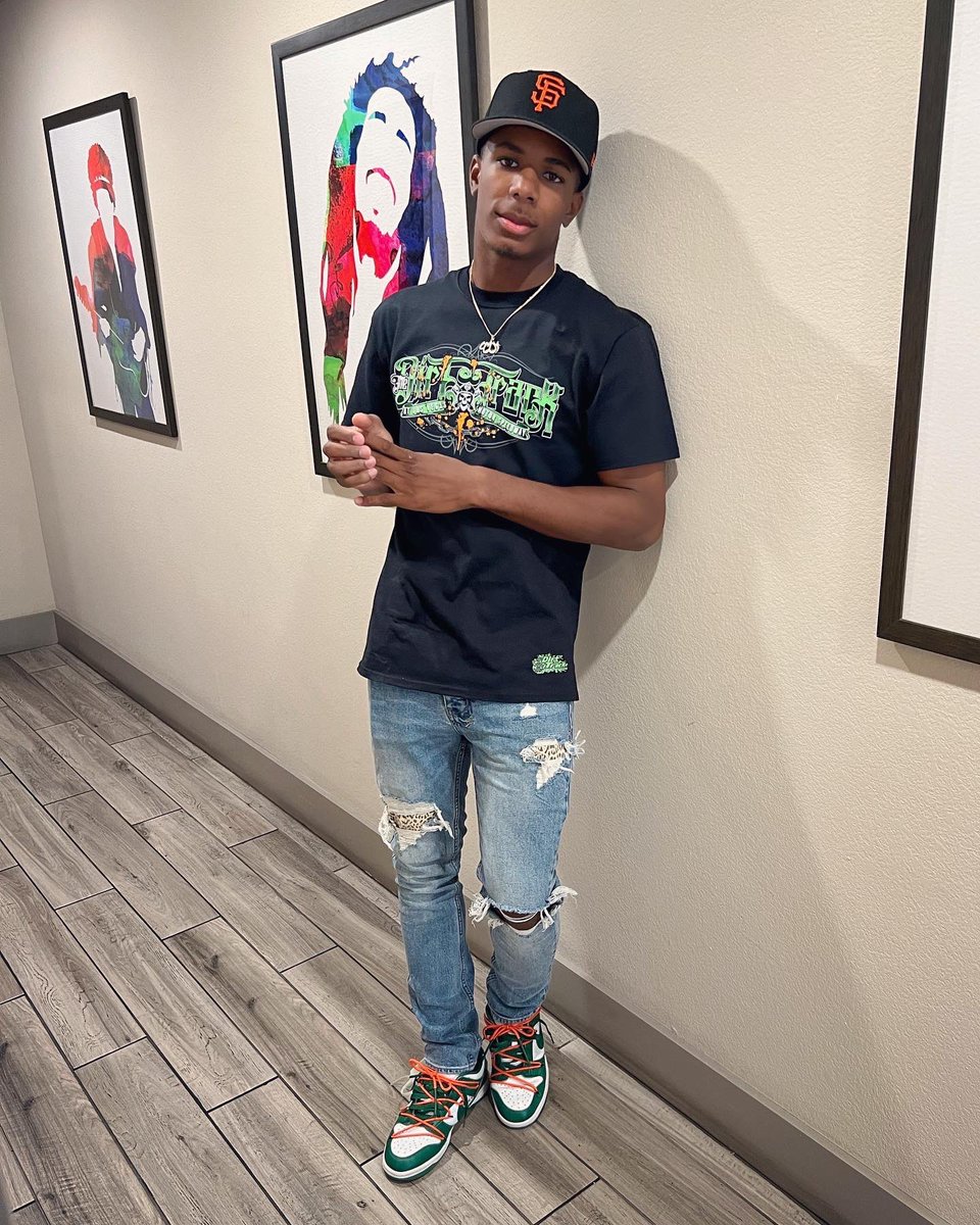 ___kb3's tweet photo. Just livin it up ‼️ https://t.co/IBqnBMBodx