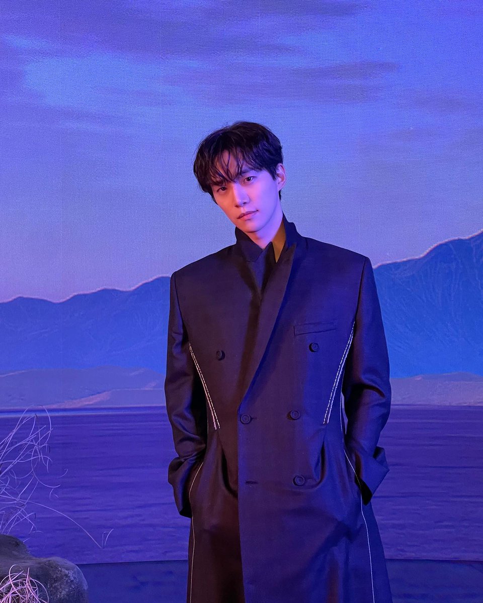 real_gaeda's tweet photo. 230208 포스트잊 1️⃣

온 세상 분위기 다 가진 잊떤 남자 🏜
https://t.co/jTQievgFYD
#이준호 #준호 #JUNHO #LEEJUNHO #LeeJunHo #포스트잊
#DIORBEAUTY #ESQUIRE https://t.co/1nuppudVRZ