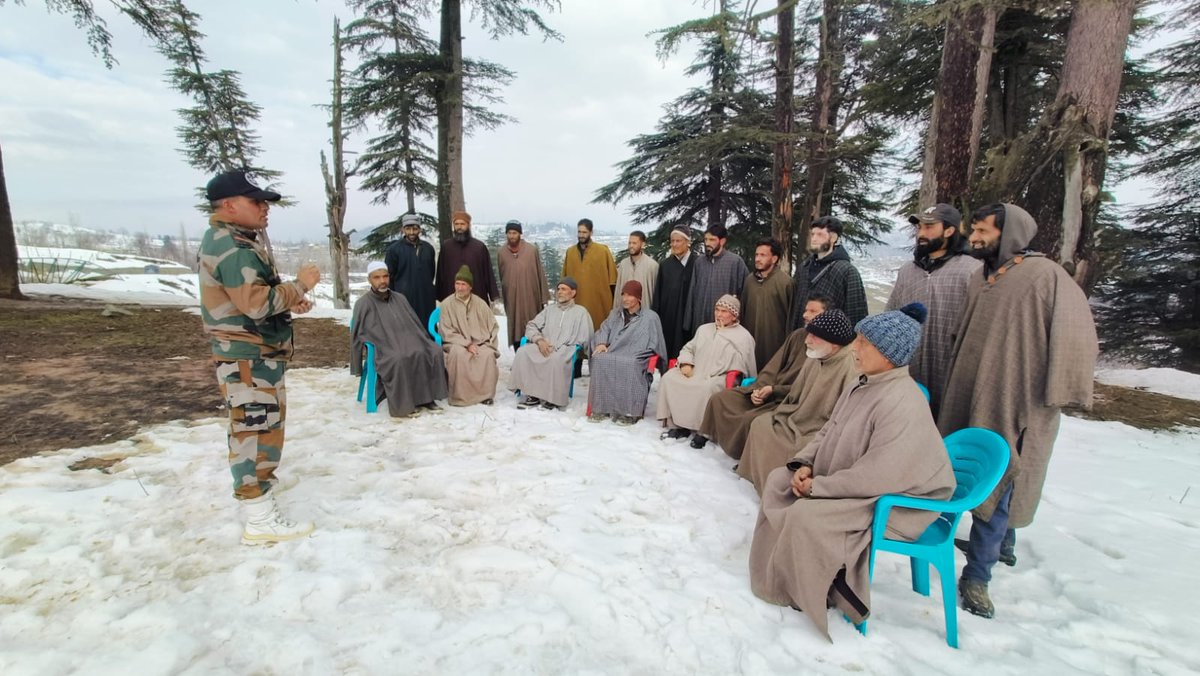 Hassen_Wadiyan's tweet photo. #IndianArmy conducted an open discussion on social issues for the locals at Sultanpur kandi, #baramulla..!
#Turkey #TurkeySyriaEarthquake #Kashmir #KashmirSolidarityDay #3BlockbusterYearsofAHA #RepoRate #ZakirHussain #MSCS_SEEDSOCIETY https://t.co/FHTfEt4kED