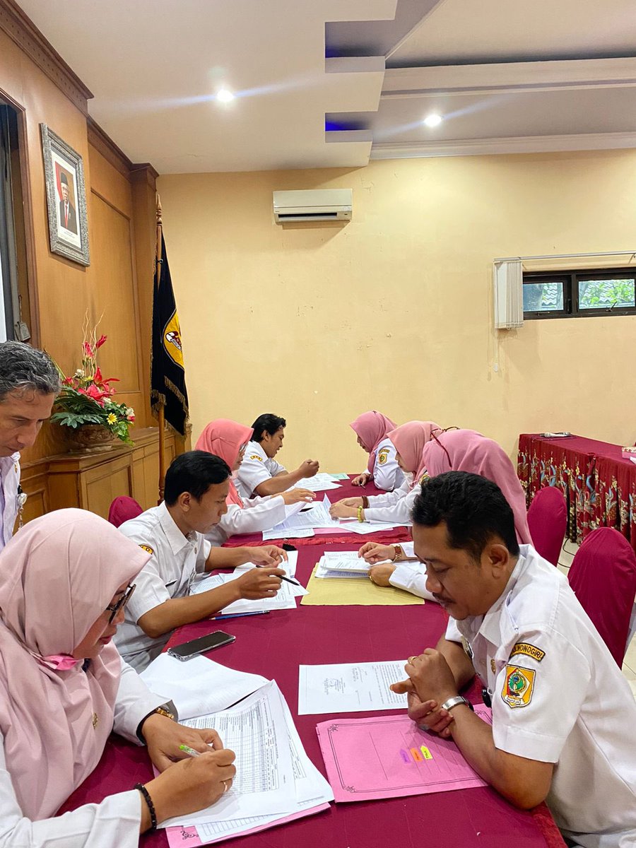 bkpsdmwonogiri's tweet photo. Desk penyusunan kebutuhan asn ta 2024
#jokosutopo
#mbangunwonogiri
#gonyawiji
#masjekek https://t.co/gWhb3rvD7w