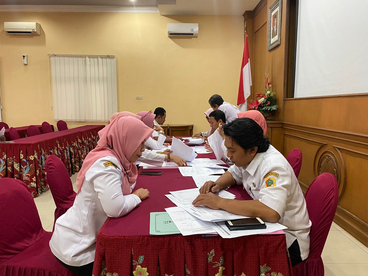 bkpsdmwonogiri's tweet photo. Desk penyusunan kebutuhan asn ta 2024
#jokosutopo
#mbangunwonogiri
#gonyawiji
#masjekek https://t.co/gWhb3rvD7w