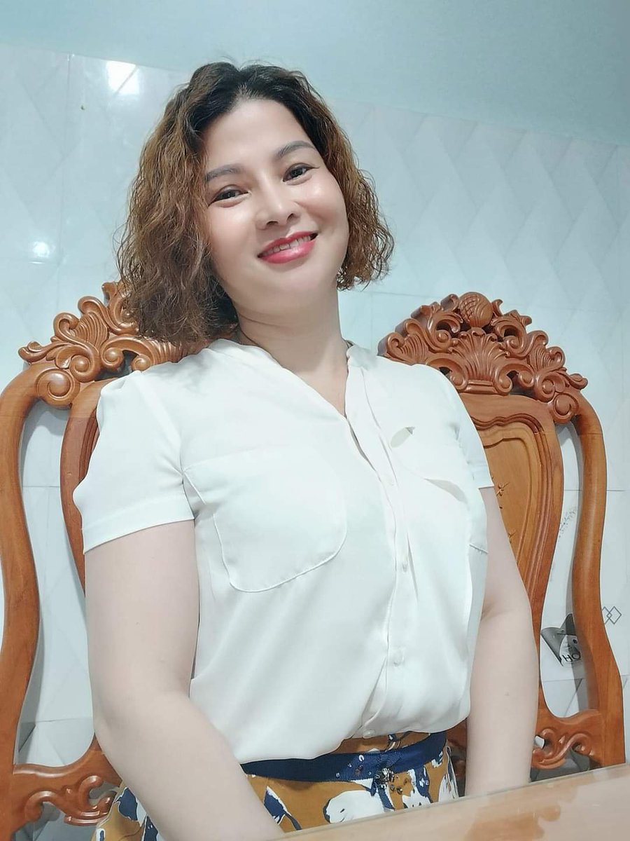 MNui2792's tweet photo. Rồi mình thích mấy cu cậu lao vào cắn xé bím mình, đau nhưng phê  rồi cái cảm giác con cu nóng hổi cọ xát vào bím rồi xuất những dòng tinh nóng hổi vào trong, https://t.co/pVfA0Utp7w